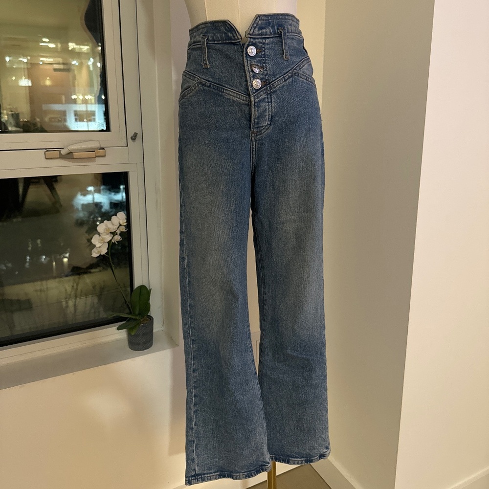 Cropped Flare Super High Rise Jeans - size 0